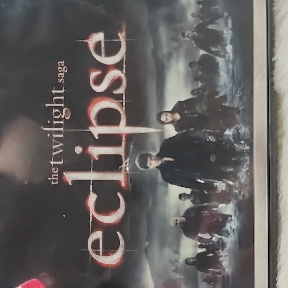 Twilight Saga Eclipse Two-Disc Special Edition - Picture 2 of 7